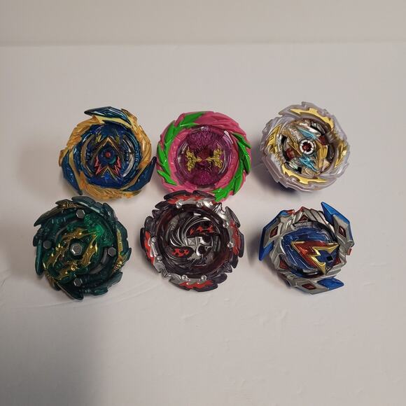 Beyblade Burst Lot Of 24 Takara Tomy Hasbro 2 Launcher Cords Plus 3 Launchers - Picture 4 of 11